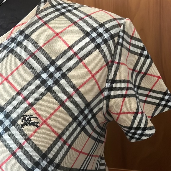 Soldā¤ļøAuthentic Burberry Check T-Shirtā¤ļø - Picture 7 of 17